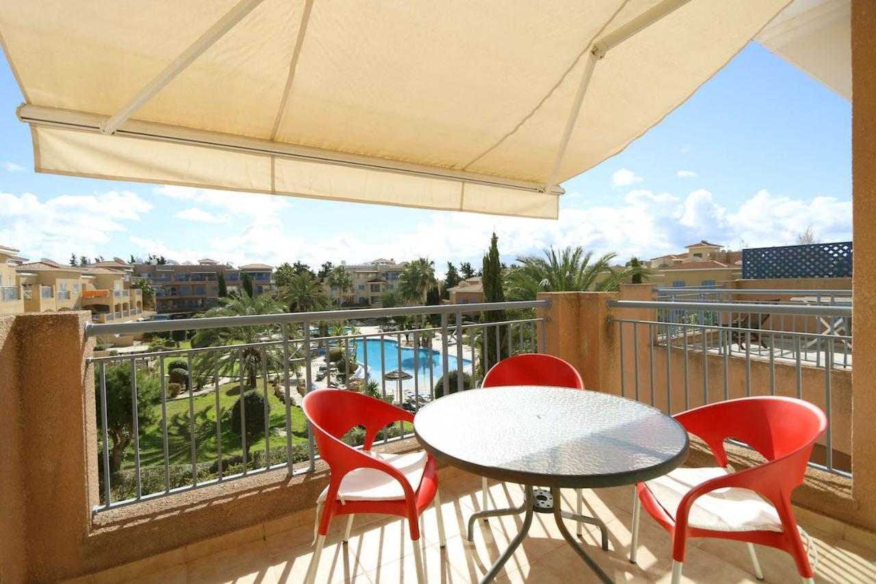 Апартаменты Limnaria Gardens B Пафос Экстерьер фото